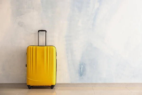 Packed Suitcase Light Wall — Stock Photo, Image