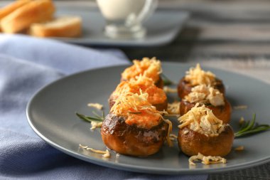 Plaka ile masada lezzetli mantar dolması