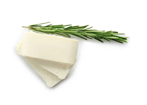 Ízletes feta sajt fehér háttér — Stock Fotó