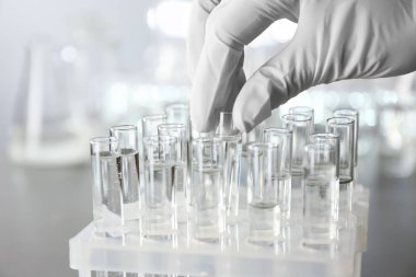 Laboratuvar işçi alma tüp su, portre