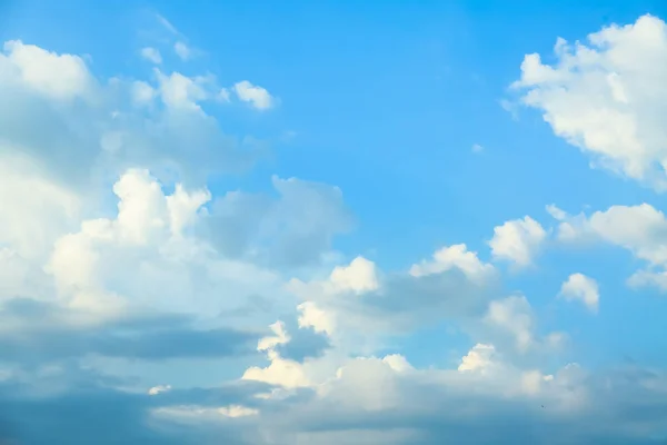 Beautiful view of blue sky with clouds — Stock Photo, Image