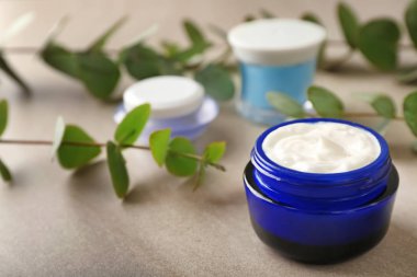 Doğal vücut kremi tablo ile jar