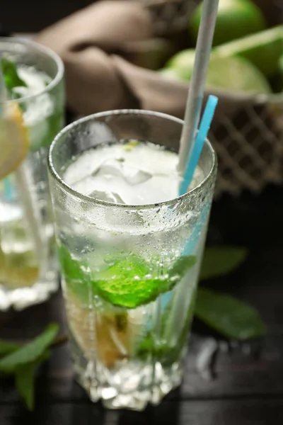 Glass of fresh mojito on wooden table — Stock Photo, Image