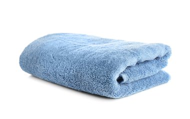 Beyaz arka plan üzerinde temiz yumuşak havlu