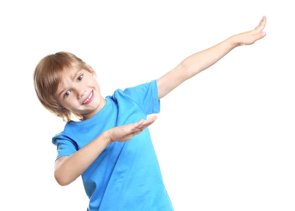 Ragazzino in t-shirt su sfondo bianco — Foto Stock