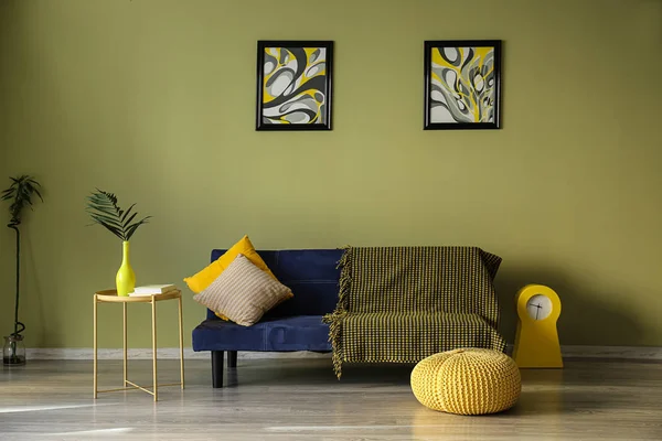 Interior of beautiful modern room with comfortable sofa — Stock Photo, Image