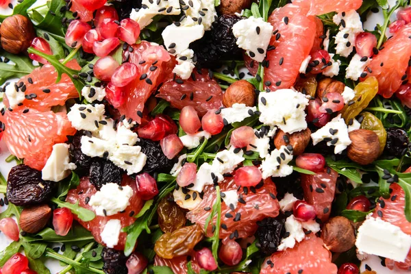 Healthy salad with feta cheese, closeup — Stock Photo, Image