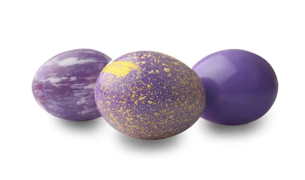 Huevos de Pascua pintados sobre fondo blanco —  Fotos de Stock