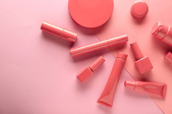 颜色背景粉红色装饰化妆品集 — 图库照片