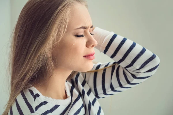 A depressziós, magányos nő portréja — Stock Fotó