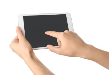 genç bir kadın beyaz zemin üzerine Tablet PC'yi kullanma