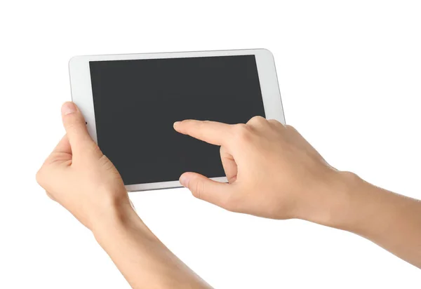 Młoda kobieta przy użyciu komputera typu tablet na białym tle — Zdjęcie stockowe
