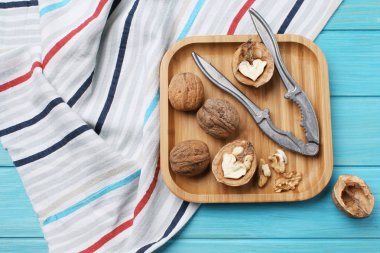 Lezzetli ceviz ve Fındıkkıran renk ahşap tablo