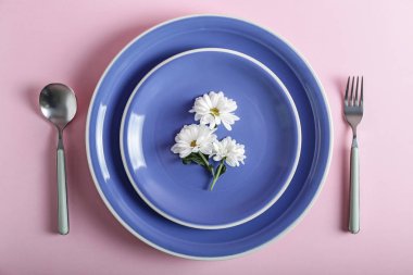 Renk arkaplanı üzerinde basit tablo ayarı