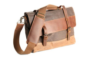 Beyaz arka plan üzerinde şık erkek çanta