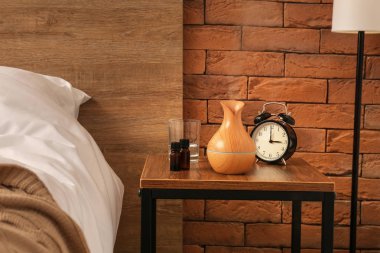 Aroma Yağı difüzör tablo yatak odasında şişe ile