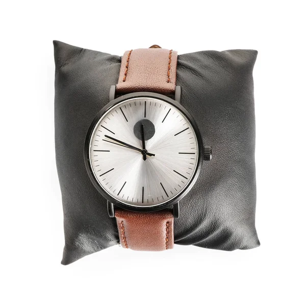 Reloj de pulsera masculino sobre fondo blanco — Foto de Stock
