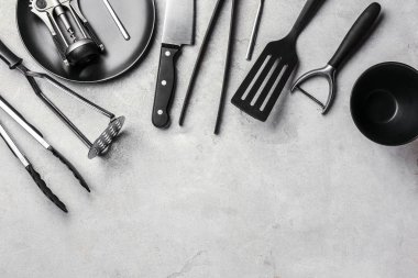 Mutfak ışık arka plan üzerinde kümesi