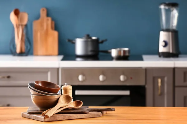 Set of kitchenware on table — Stock Photo, Image