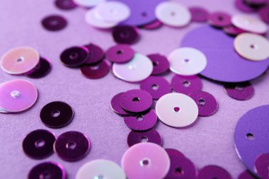 Renk arka plan üzerinde farklı pul