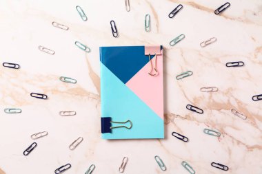 Işık tablosu üzerinde şık ileti örneği