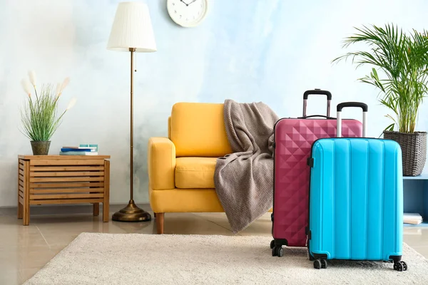 Packed suitcases in room. Travel concept — Stock Photo, Image