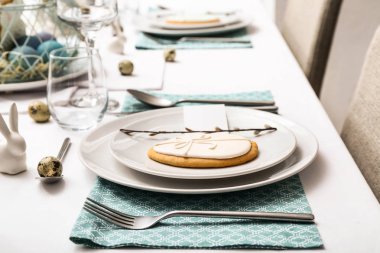 Paskalya kutlamaları için masa seti