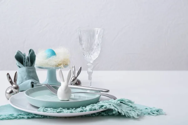 Hermoso ajuste de mesa de Pascua — Foto de Stock