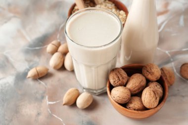 Masada lezzetli fındık sütü