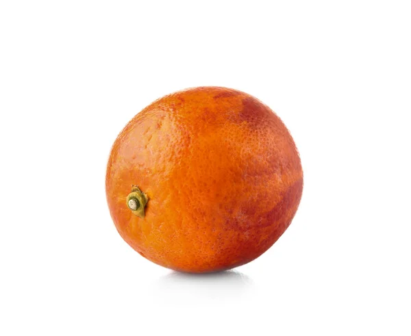 흰색 바탕에 맛 있는 혈액 오렌지 과일 — 스톡 사진