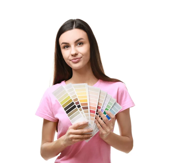 Женщина-дизайнер с цветовыми узорами на белом фоне — стоковое фото
