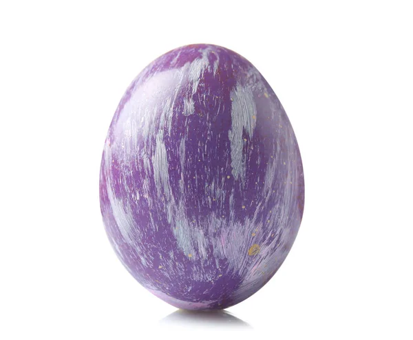 Hermoso huevo de Pascua sobre fondo blanco —  Fotos de Stock