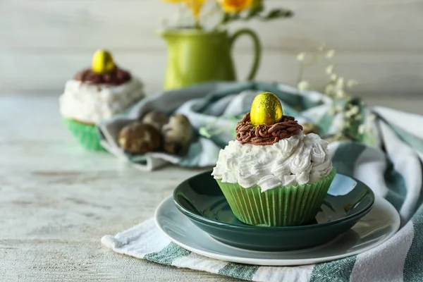 Tasty Easter cupcake on table — Stock Photo, Image