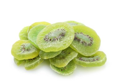 Beyaz arka planda lezzetli kuru kivi