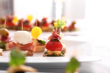 Plaka, closeup leziz kanepeler