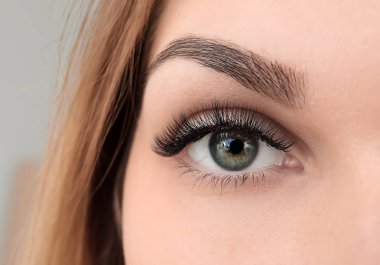 Güzel kirpik, closeup olan kadın