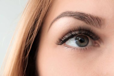 Güzel kirpik, closeup olan kadın