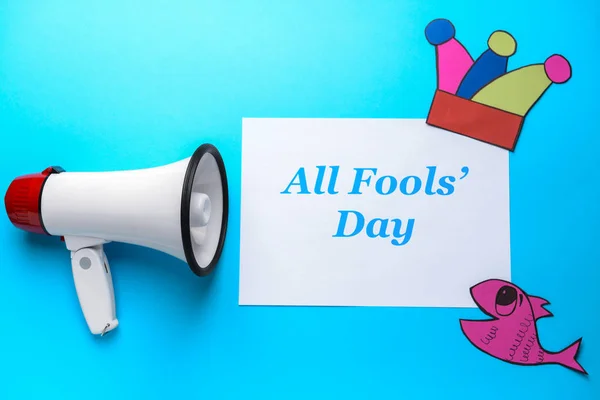 Grappige samenstelling voor de dag van April Fool op kleuren achtergrond — Stockfoto