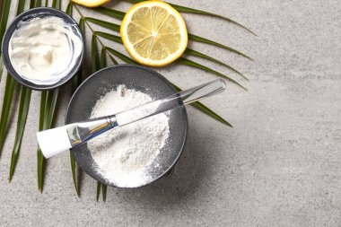 Kozmetik kil fırça gri tablo ile