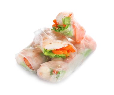 Beyaz zemin üzerine lezzetli böreği