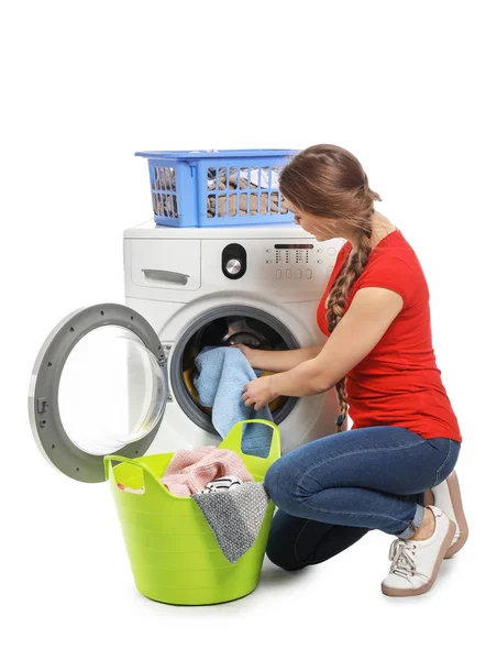 若い女性の白い背景の上の洗濯 — ストック写真