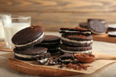 Kakao tozu tablo ile lezzetli çikolata kurabiye