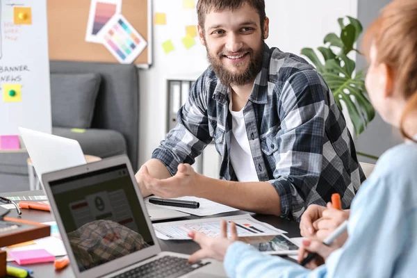 Young IT designers working in office — Stock Photo, Image