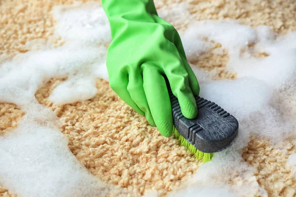 Cleaning of on soft carpet — Stock Photo, Image