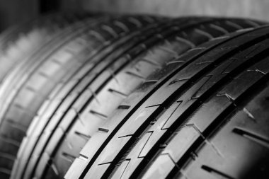 Araba lastikleri, portre