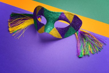 Festival maske renk arka plan üzerinde