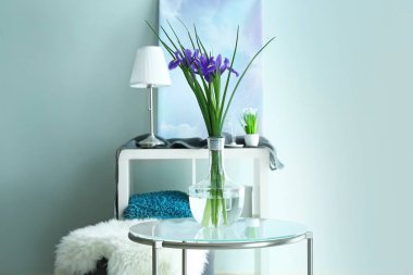 Tablo Oda güzel çiçekli vazo