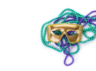 Beyaz arka planda boncuk ile şenlikli maske