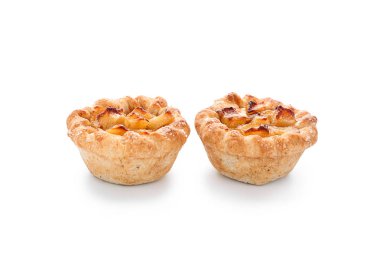 Beyaz arka planda lezzetli elma Pies