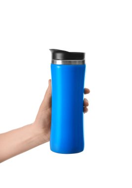 Beyaz arka planda termos Flask ile kadın el